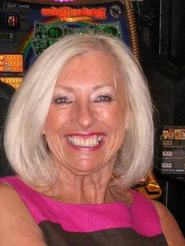 Joséphine, 55 ans, femme cherche homme à Avignon