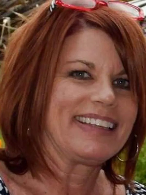 Estelle, 48 ans, femme cherche homme à Bordeaux