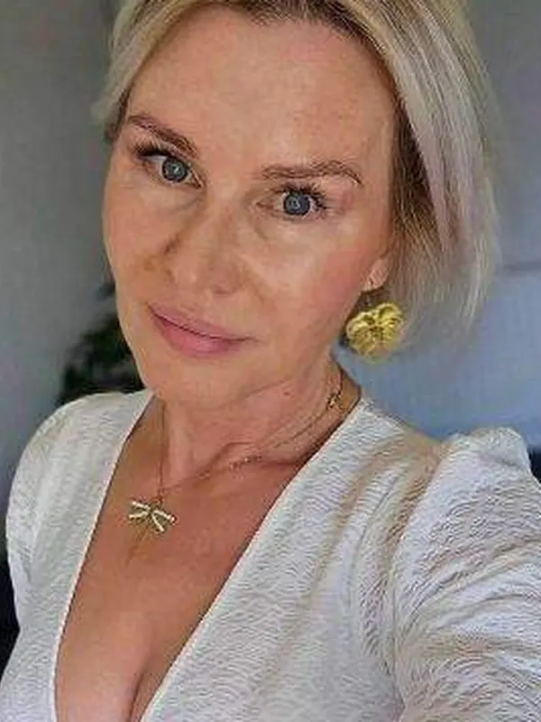 Marina, 44 ans, femme cherche homme à Cannes
