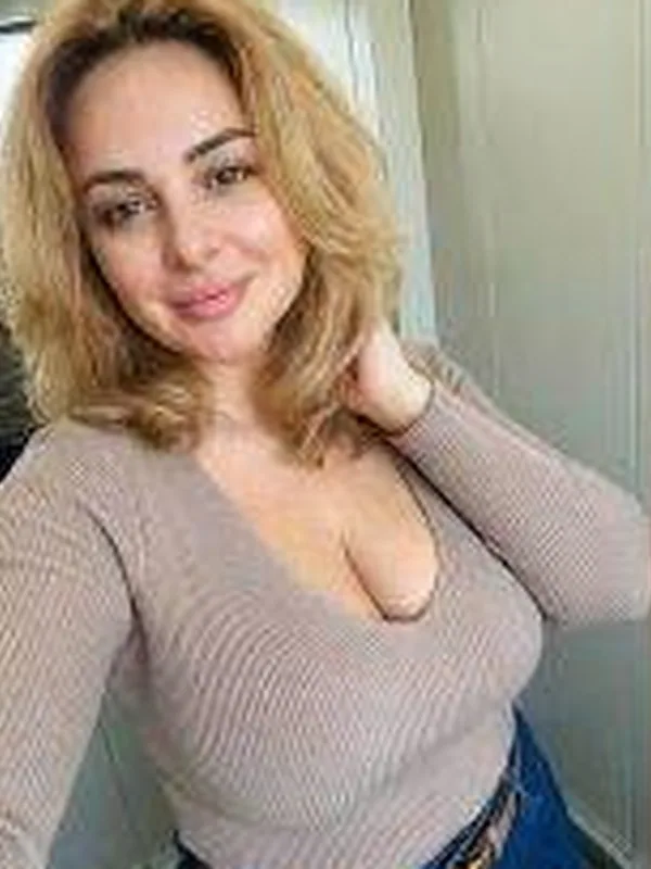 Djamila, 44 ans, femme cherche homme à Colmar