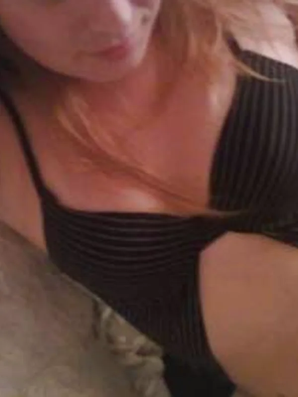 Julia, 33 ans, femme cherche homme à Dijon