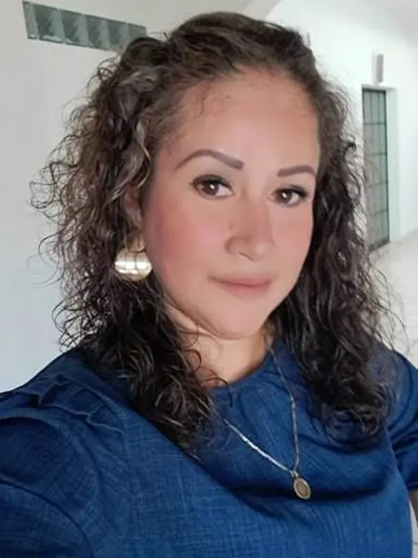 Émeline, 35 ans, femme cherche homme à Metz