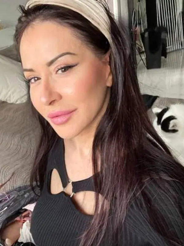 Évelyne, 57 ans, femme cherche homme à Nîmes
