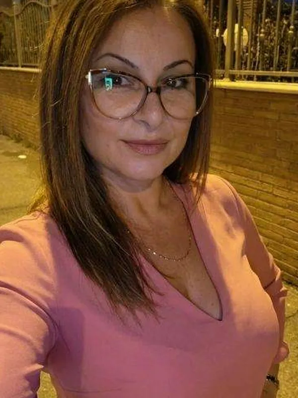 Lina, 31 ans, femme cherche homme à Nîmes