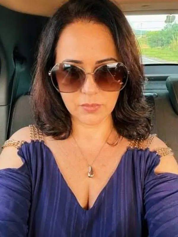 Karen, 46 ans, femme cherche homme à Rennes