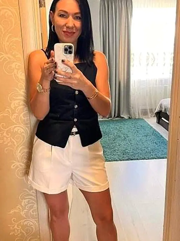 Sabrina, 43 ans, femme cherche homme à Saint-Etienne